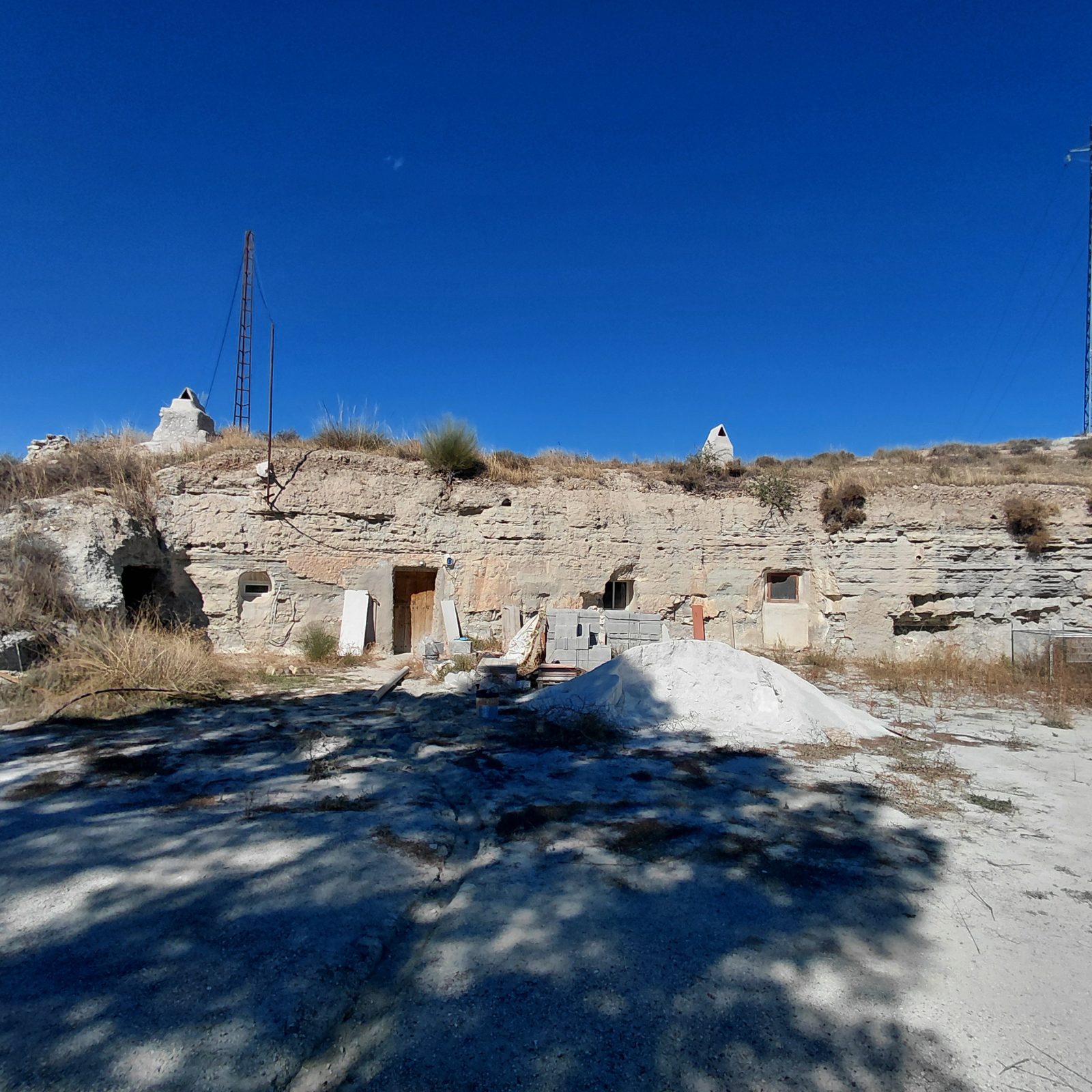 Part Renovated cave home in peaceful setting in Benamaurel, Granada