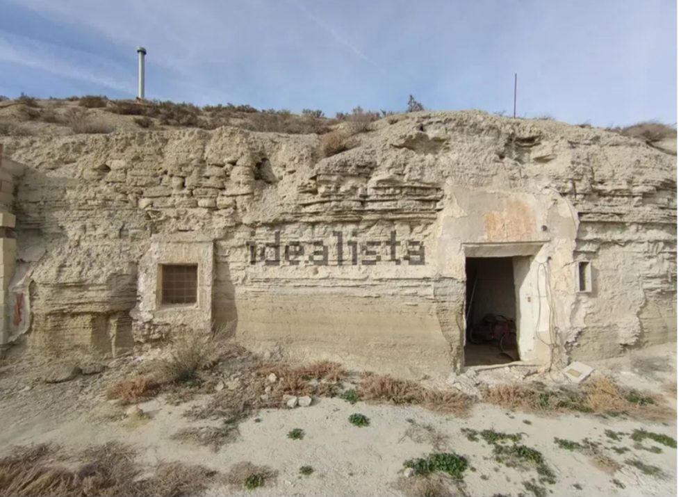 Cave home for restoration in Cuevas de blanca, Granada