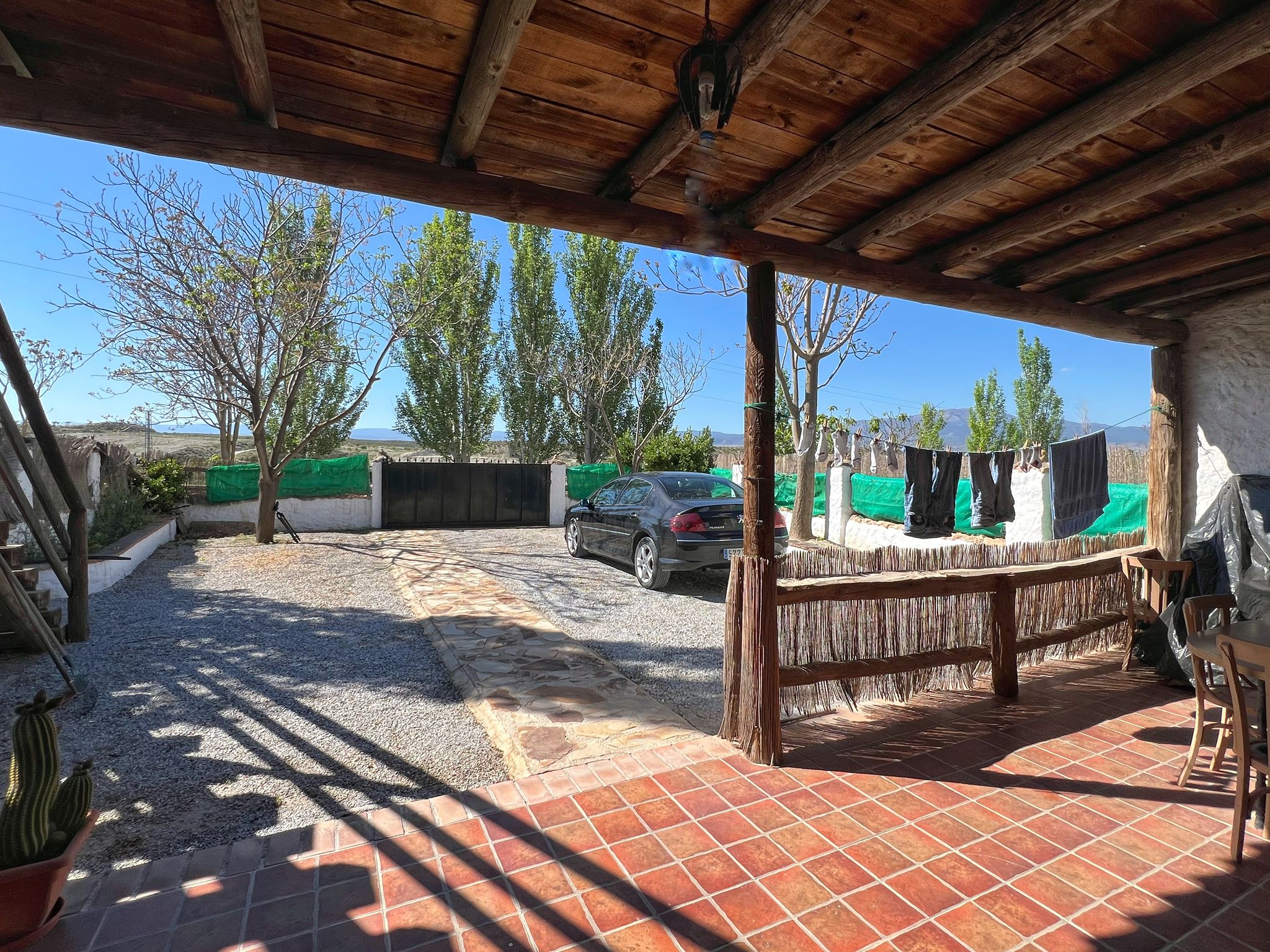 Three-bedroom cave home with enclosed garden near Baza, Granada